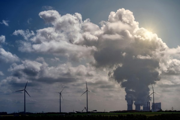 A new study led by researchers from Stanford University has suggested that the widespread deployment of carbon capture technologies would be 'much more expensive and damaging' than transitioning entirely to renewable energy.