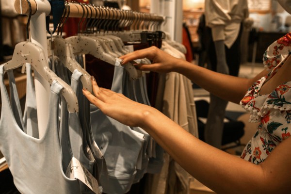 Seven in ten (71%) consumers want to shop for fashion items in a more sustainable manner, while 74% want to wear clothes more sustainably, according to a new report by Zalando.