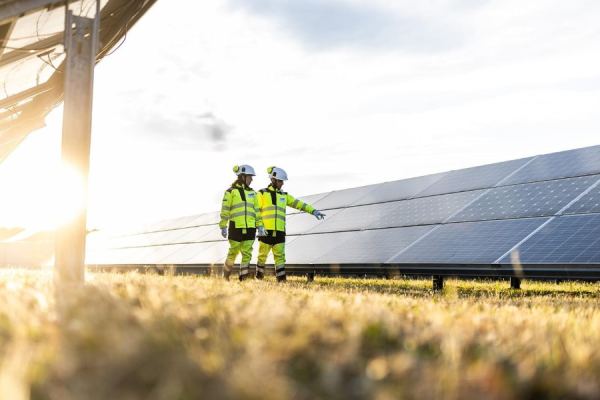 Total Energies has sold 50% of its 1.4 gigawatt solar portfolio in North America to investment firm KKR, in a deal worth $1.25 billion.