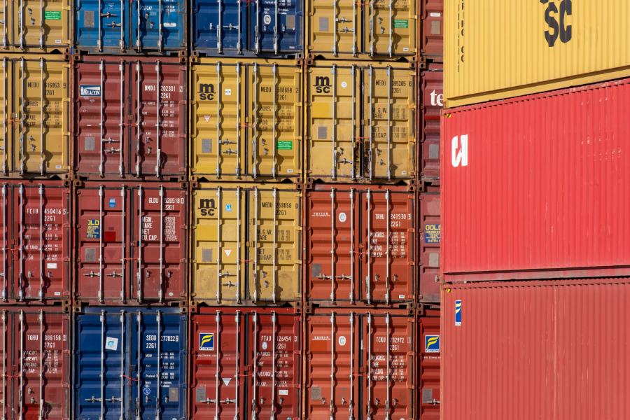 Container shipping reached a two-year peak in efficiency in the final quarter of 2025, according to new data from VesselBot.