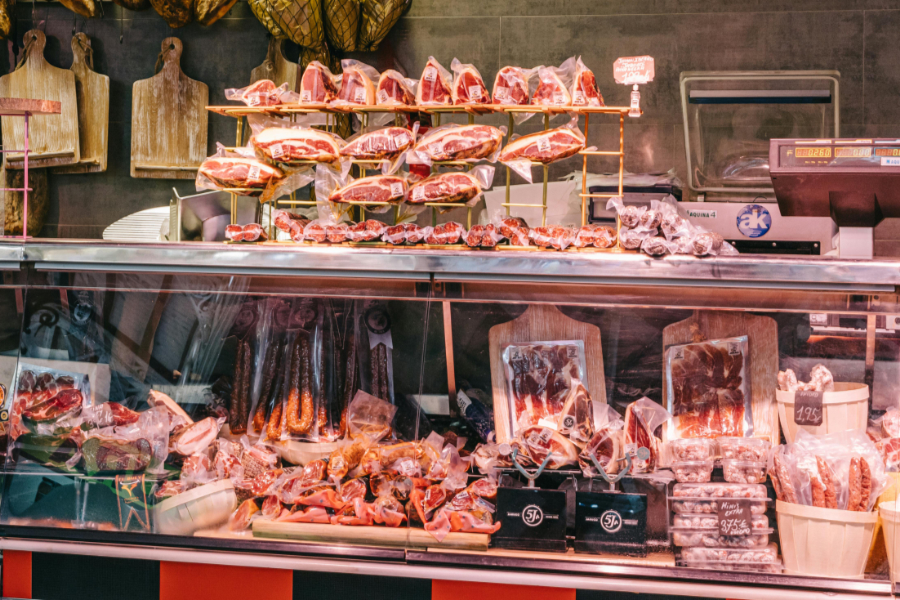 Poor inventory management and limited supply chain visibility are contributing to a growing meat waste problem in global retail, a new report by Avery Dennison has found.