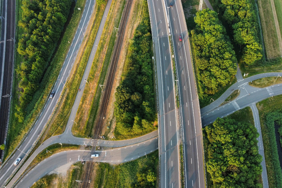 Fully-electric, hybrid and plug-in hybrid vehicles accounted for 86% of all cars sold in the Netherlands last year, according to new data from Statistics Netherlands.