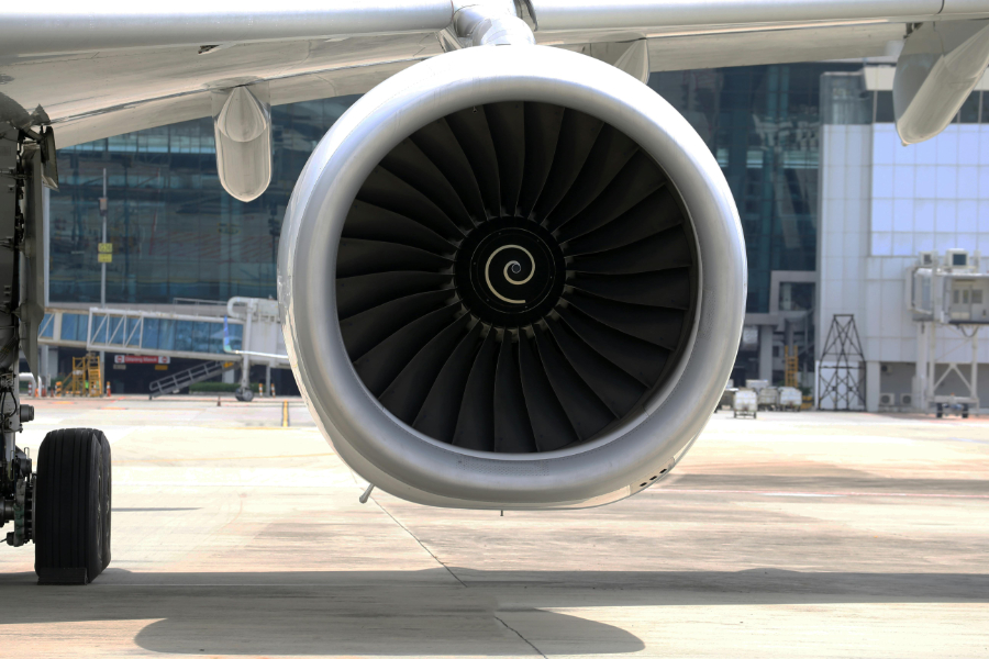 While interest in sustainable aviation fuel (SAF) continues to rise, adoption remains hampered by cost sensitivity and low willingness to pay more, a report by the Global Business Travel Association (GBTA) has found.