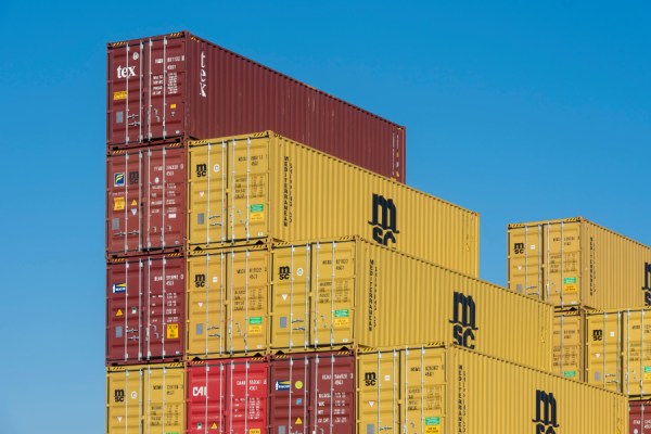 Industry-wide emissions averages are obscuring significant differences in the carbon intensity of individual container shipping operations, a new report from VesselBot has found.