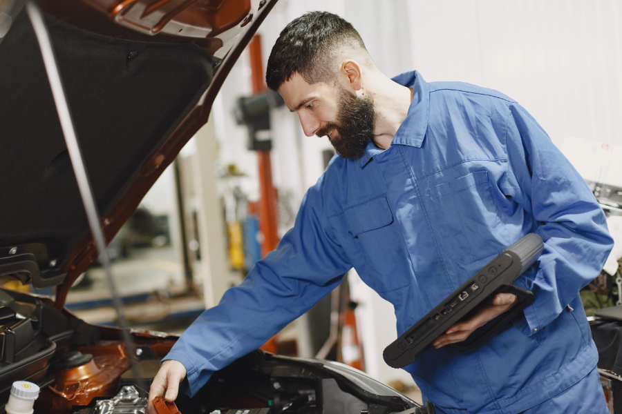 A new framework to help stakeholders in the electric vehicle battery industry navigate the trade-offs between cost, performance and sustainability has been developed by researchers at the University of Michigan.