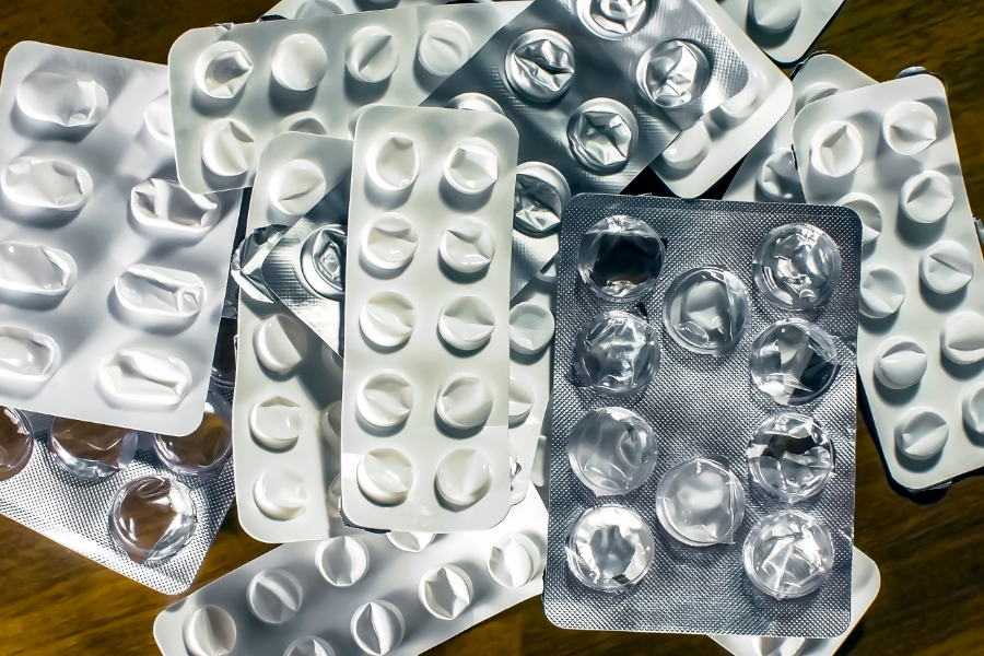 The healthcare industry is critical to ensuring people’s health and well-being. However, its ability to generate vast amounts of waste from single-use plastics and other disposables is difficult to ignore.