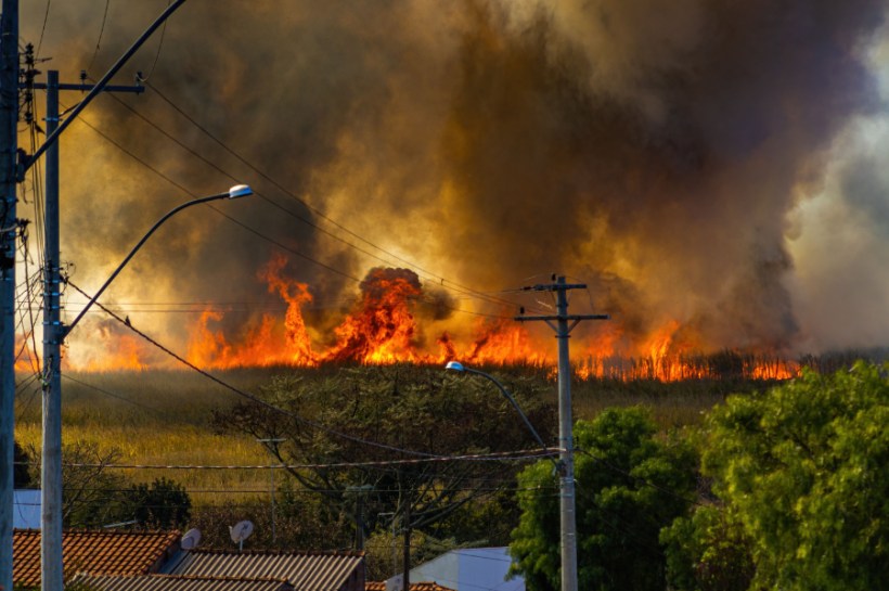 More than 2.5 million properties across the ten US states most exposed to potential wildfires face a 'moderate or greater' wildfire risk, new analysis from Cotality has found.