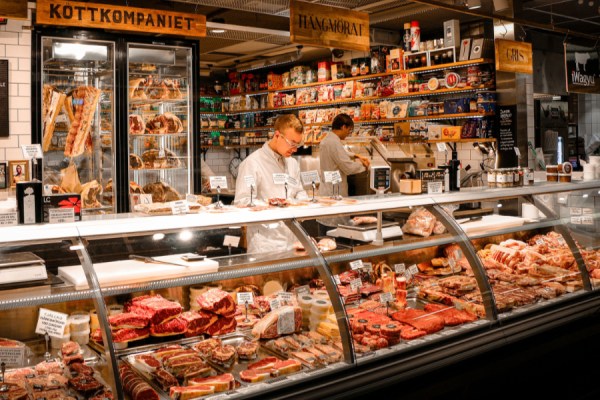 Meat products that carry sustainability labelling do cost more, however the price premium varies significantly depending on the type of product and label, a new study has found.