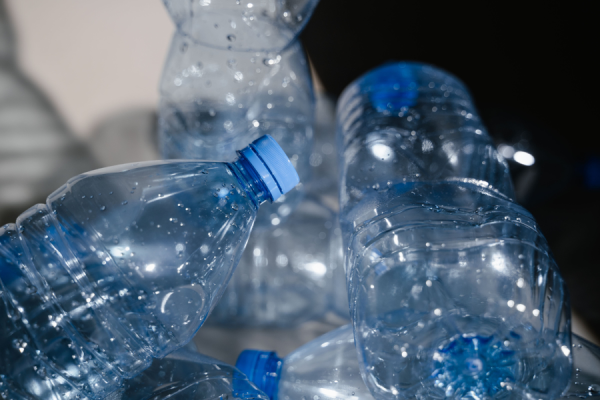 The PET packaging industry in the US could reduce its annual emissions footprint from beverage bottle systems by 42% by 2050, even as production increases, a new study commissioned by the National Association for PET Container Resources (NAPCOR) has suggested.