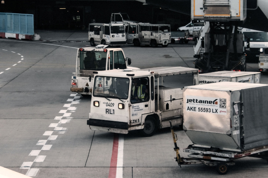 While airports around the world are stepping up their adoption of electric ground support equipment (eGSE), infrastructure challenges, such as a lack of charging networks, create potential obstacles, a new report from Enatel has suggested.